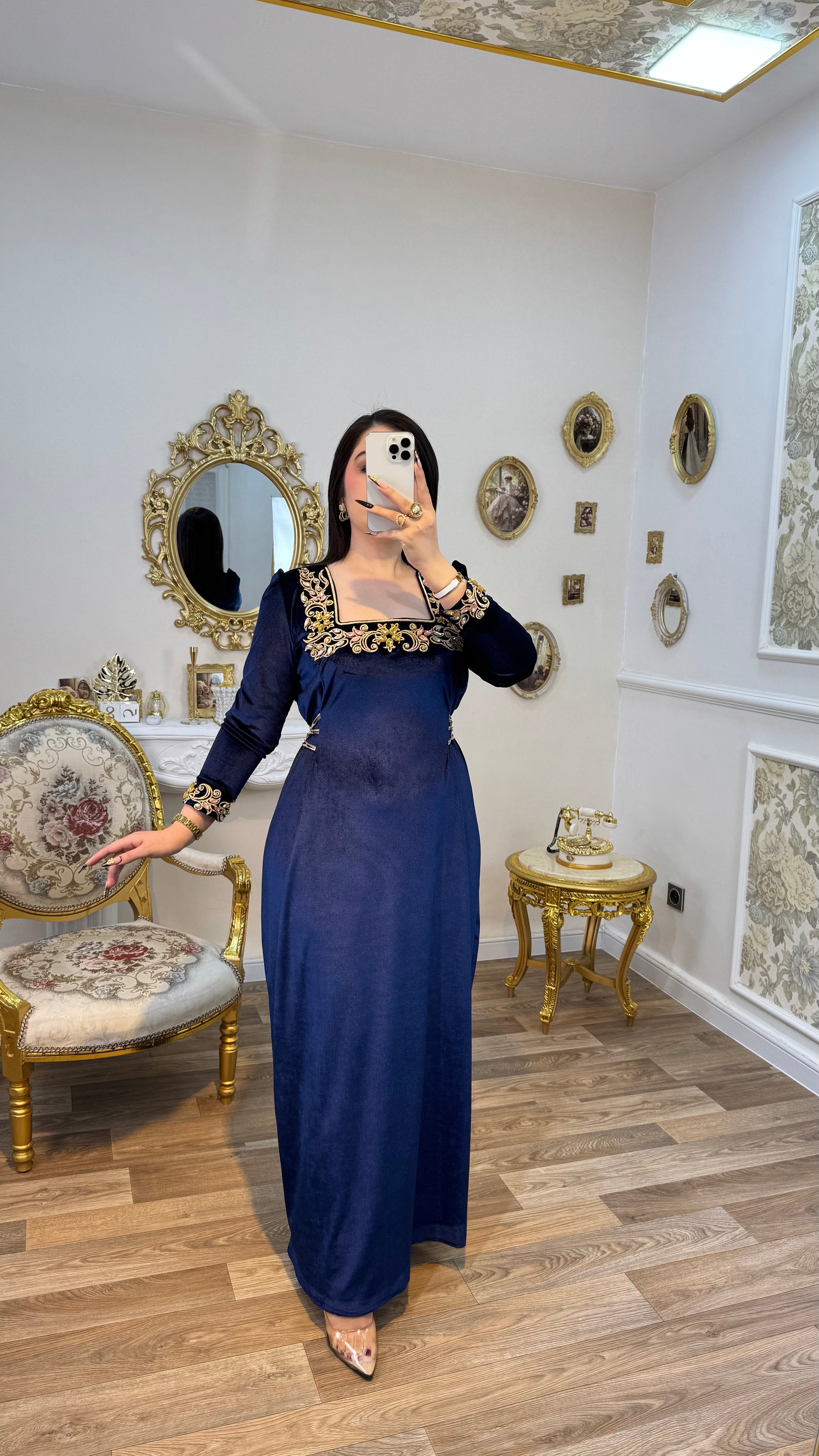 Robe كوتر