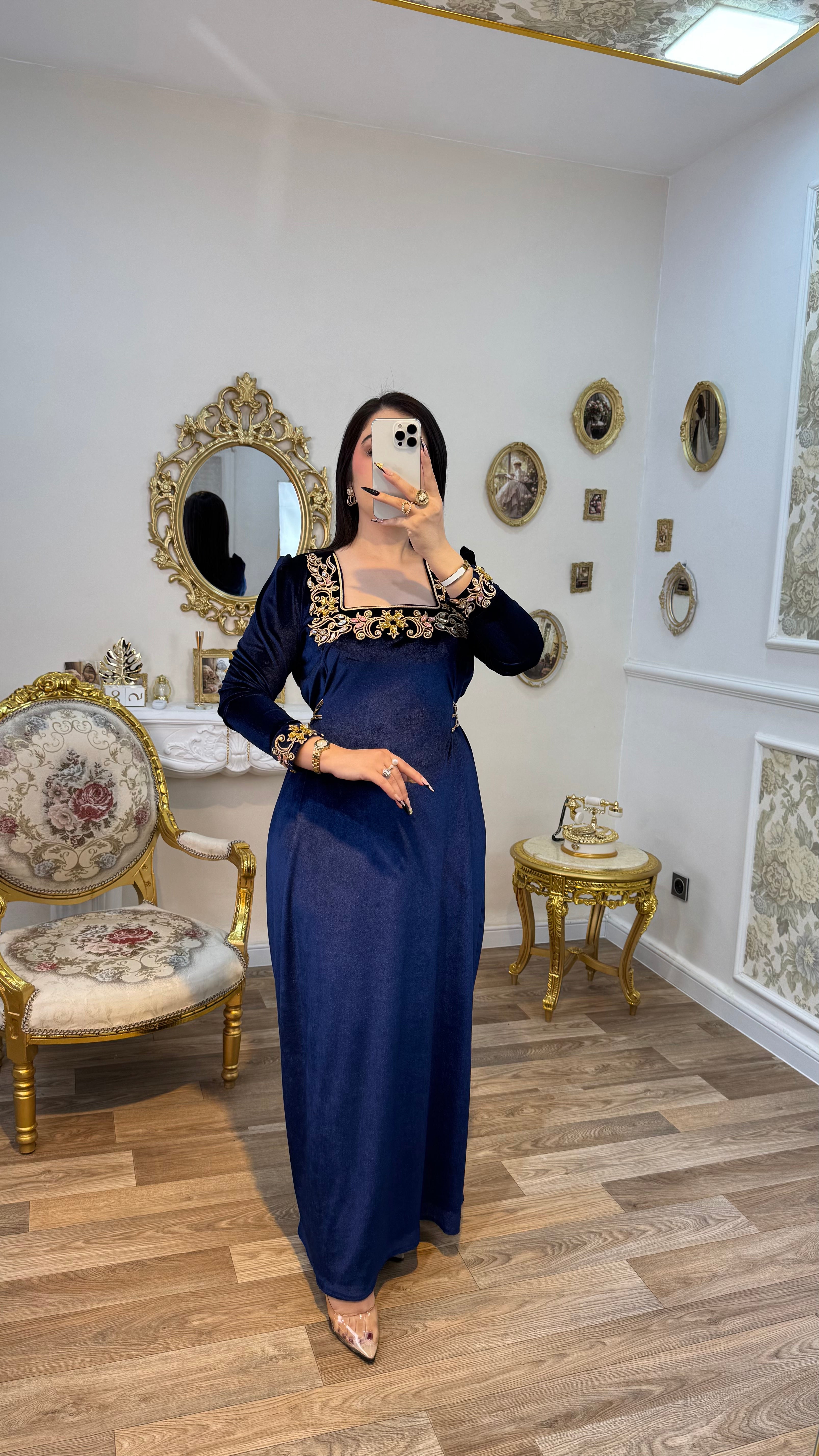 Robe كوتر