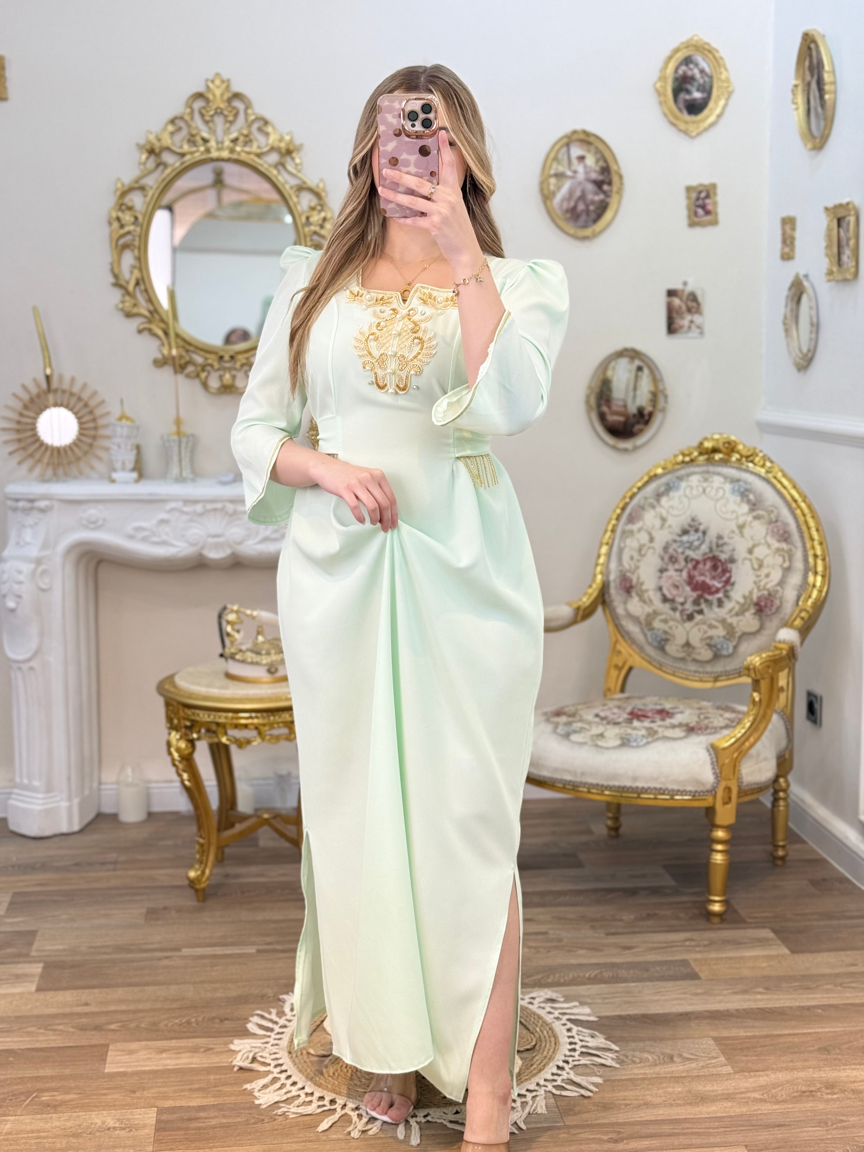 Robe ميشة