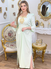 Robe ميشة