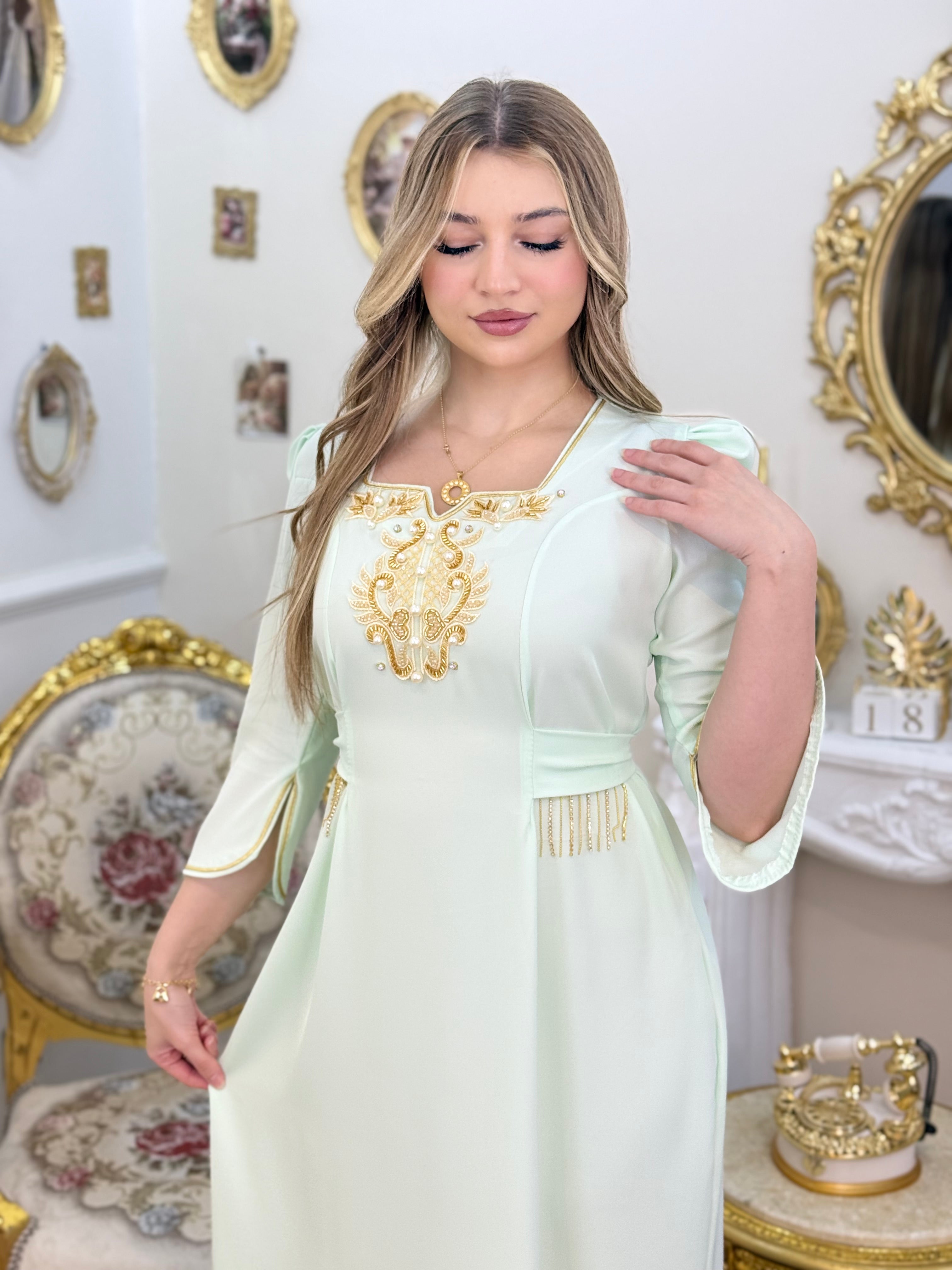 Robe ميشة