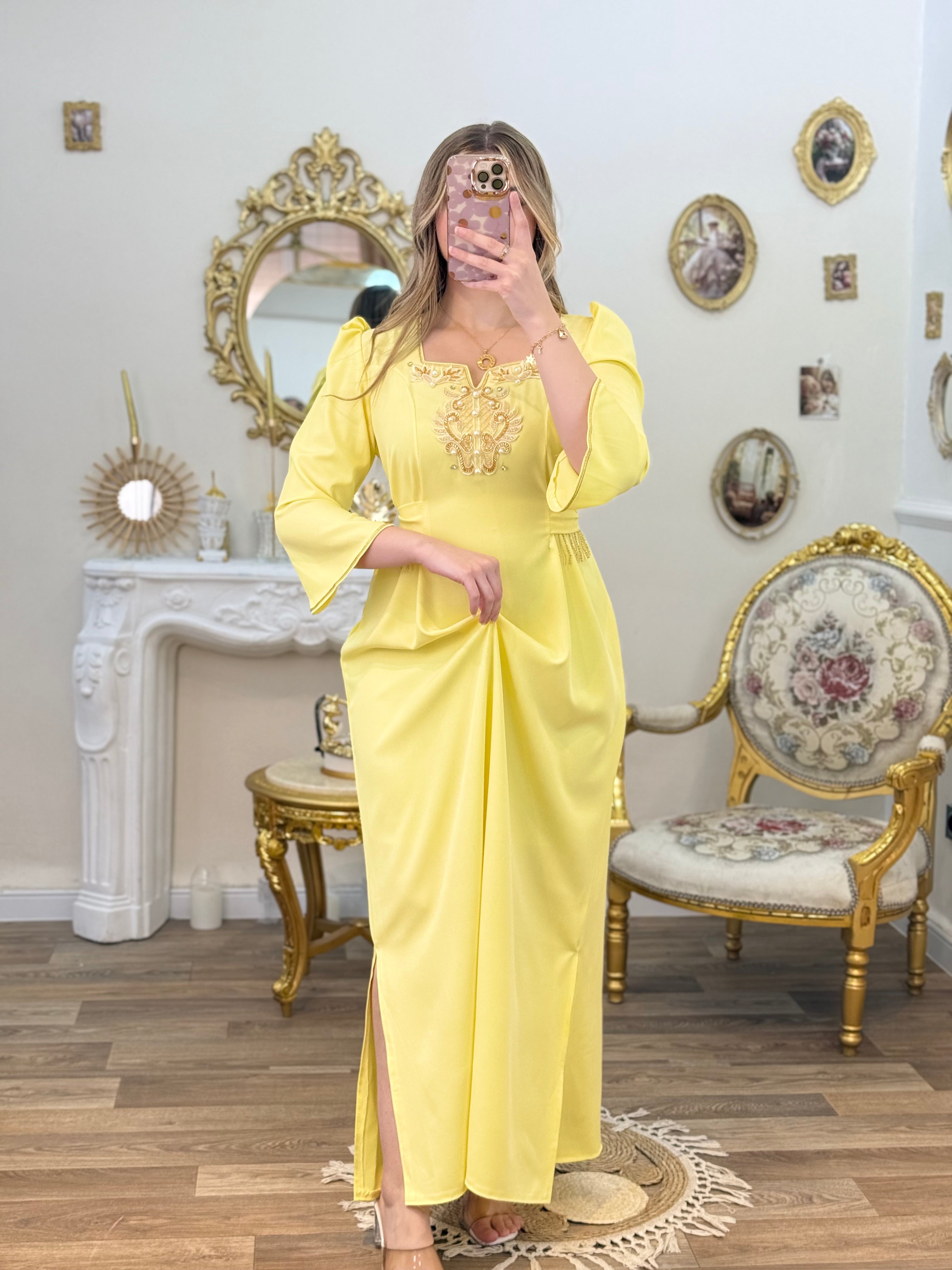 Robe ميشة